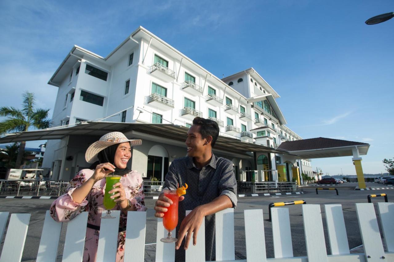 Klana Beach Resort Port Dickson Exterior foto
