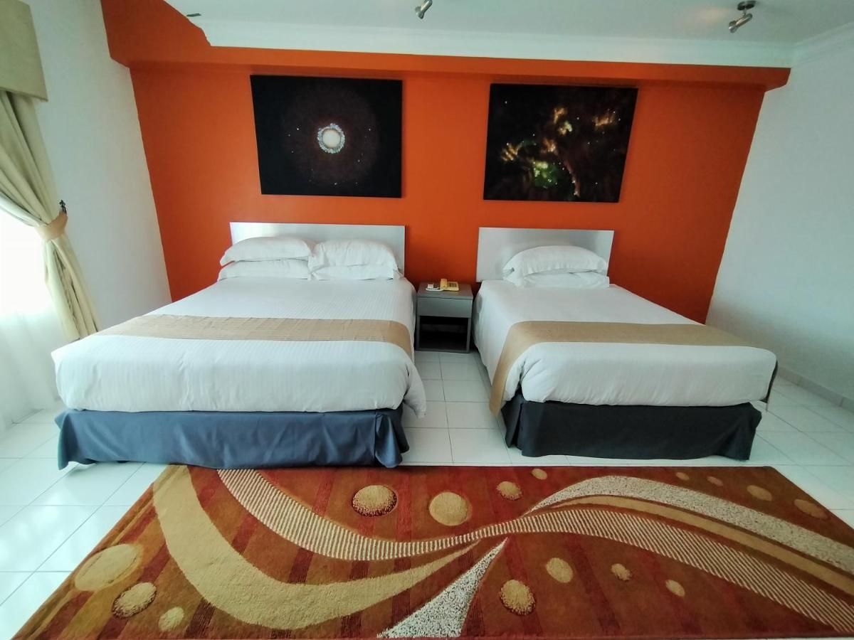 Klana Beach Resort Port Dickson Exterior foto